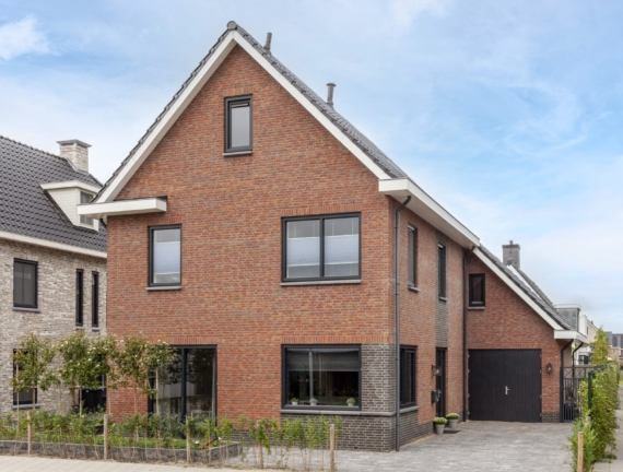 Eigentijdse vrijstaande woning te Gouda