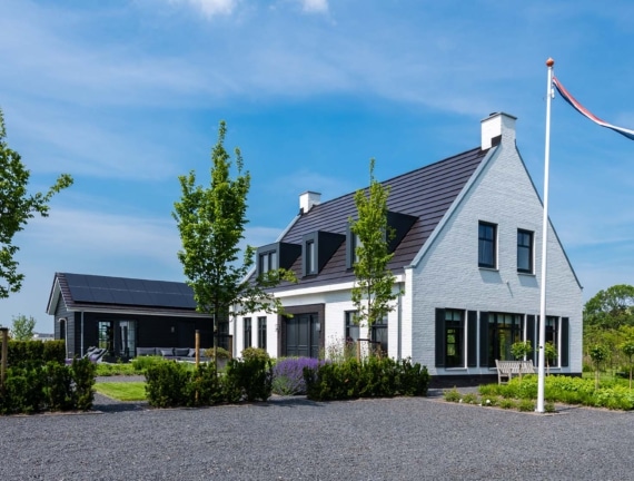 Moderne witte notariswoning te Pijnacker