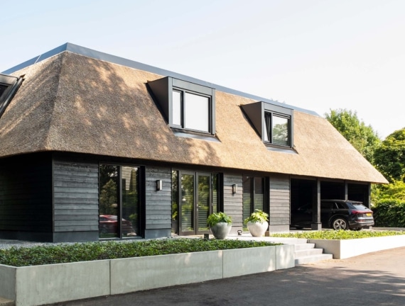 Luxe woning bij historische molen te Nieuw-Vennep