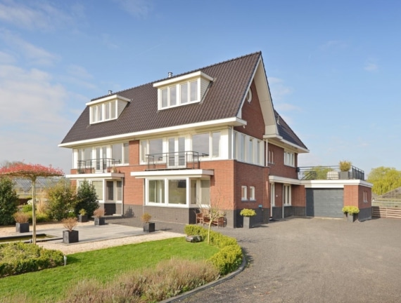 2-onder-1 kap woning te Amstelveen